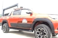 Toyota Hilux Uyumlu Çamurluk Kaplama Civatasız 4.5Cm Dodik Seti 2012 / 2019 Parça