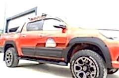 Toyota Hilux Uyumlu Çamurluk Kaplama Cıvatalı 4.5Cm Dodik Seti 2012 / 2019 Parça
